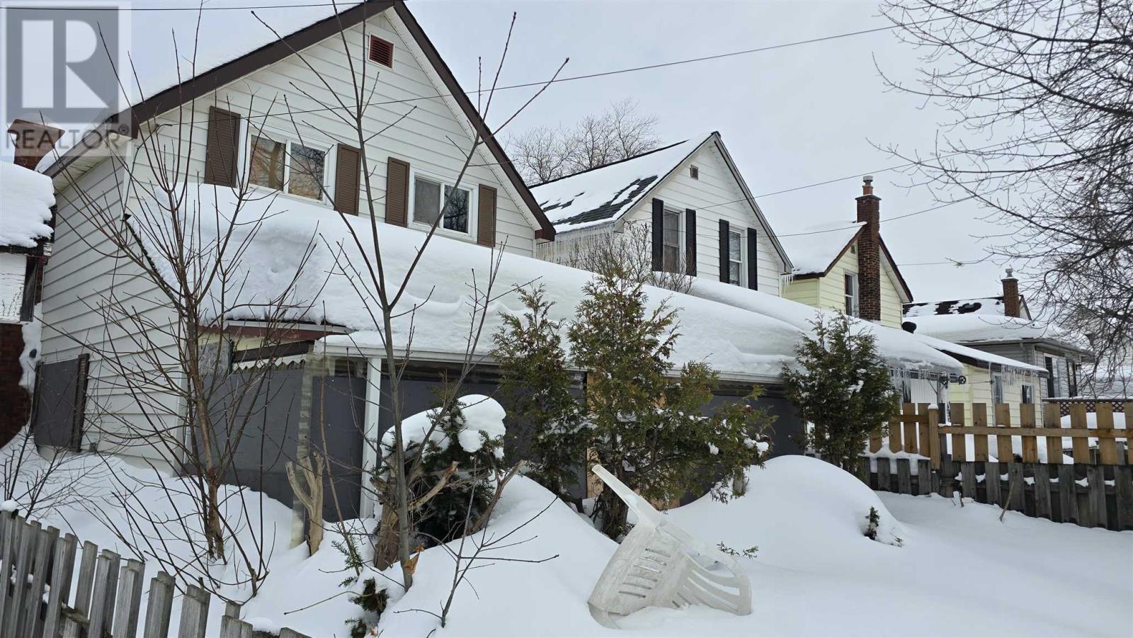 105 Albert St E, Sault Ste. Marie, ON - Outdoor