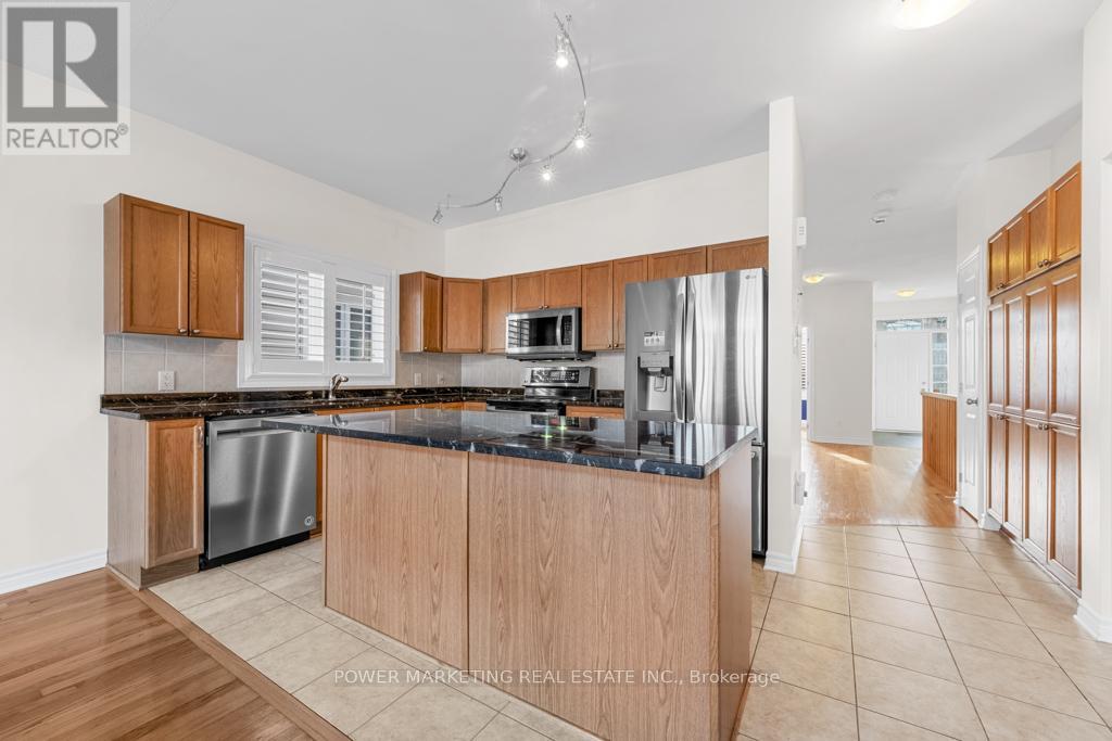 192 Felicity Crescent, Ottawa, ON - Indoor Photo Showing Kitchen