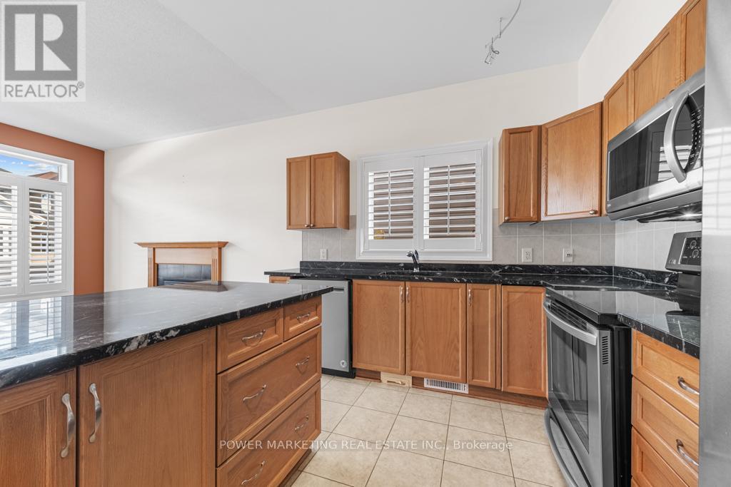 192 Felicity Crescent, Ottawa, ON - Indoor Photo Showing Kitchen