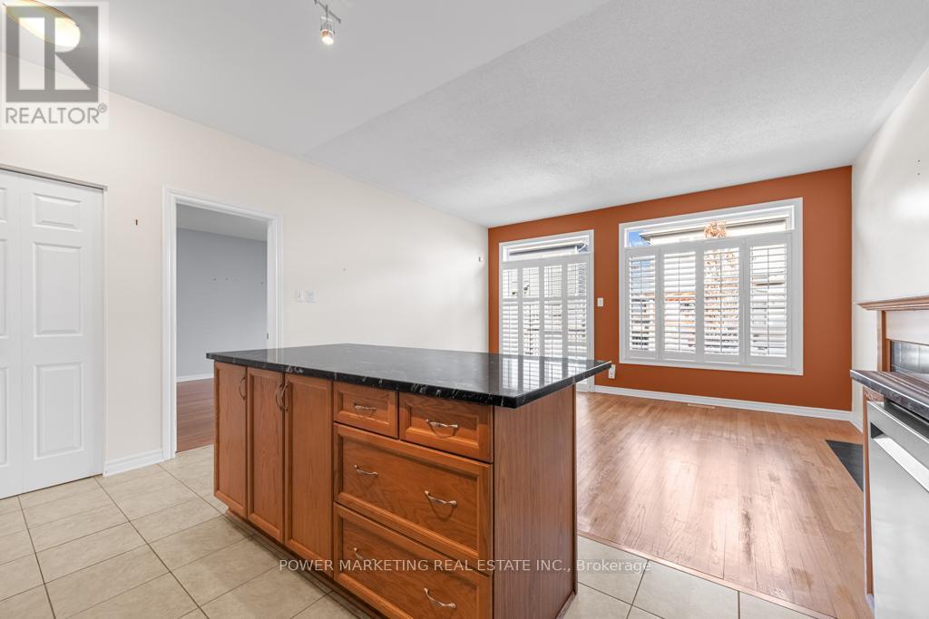 192 Felicity Crescent, Ottawa, ON - Indoor With Fireplace
