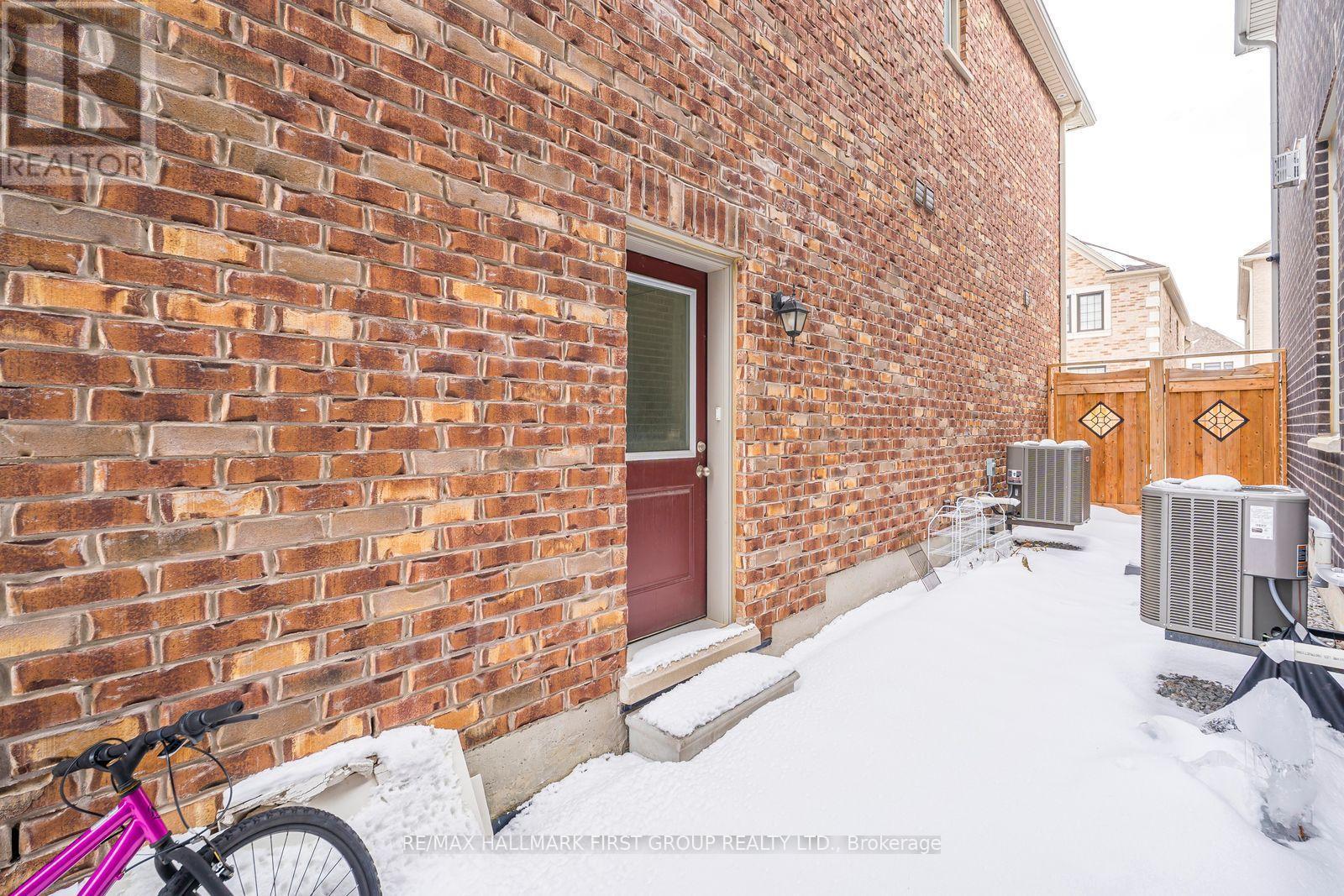 21 Souter Drive, Whitby, ON - Outdoor