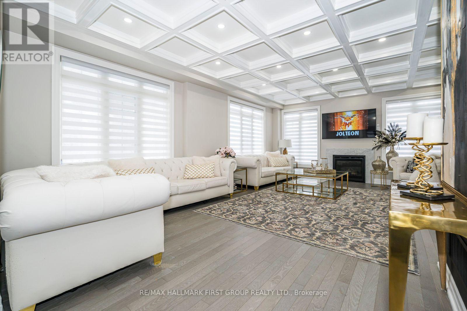 21 Souter Drive, Whitby, ON - Indoor Photo Showing Living Room With Fireplace