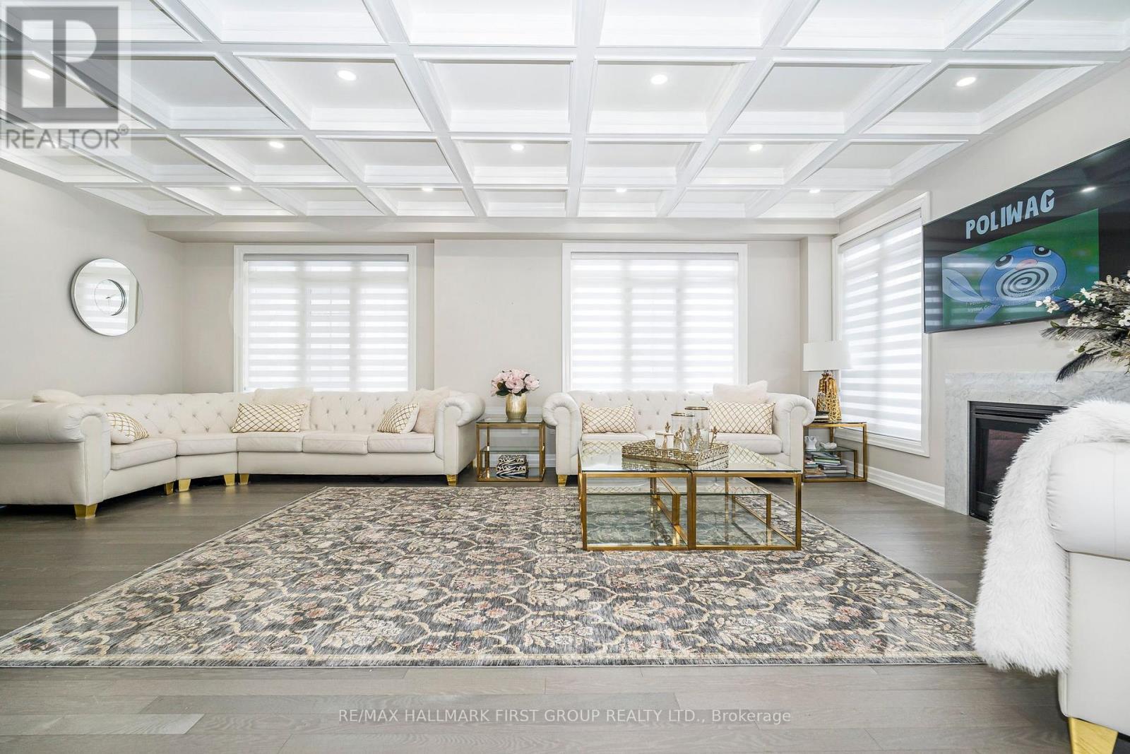 21 Souter Drive, Whitby, ON - Indoor Photo Showing Living Room With Fireplace