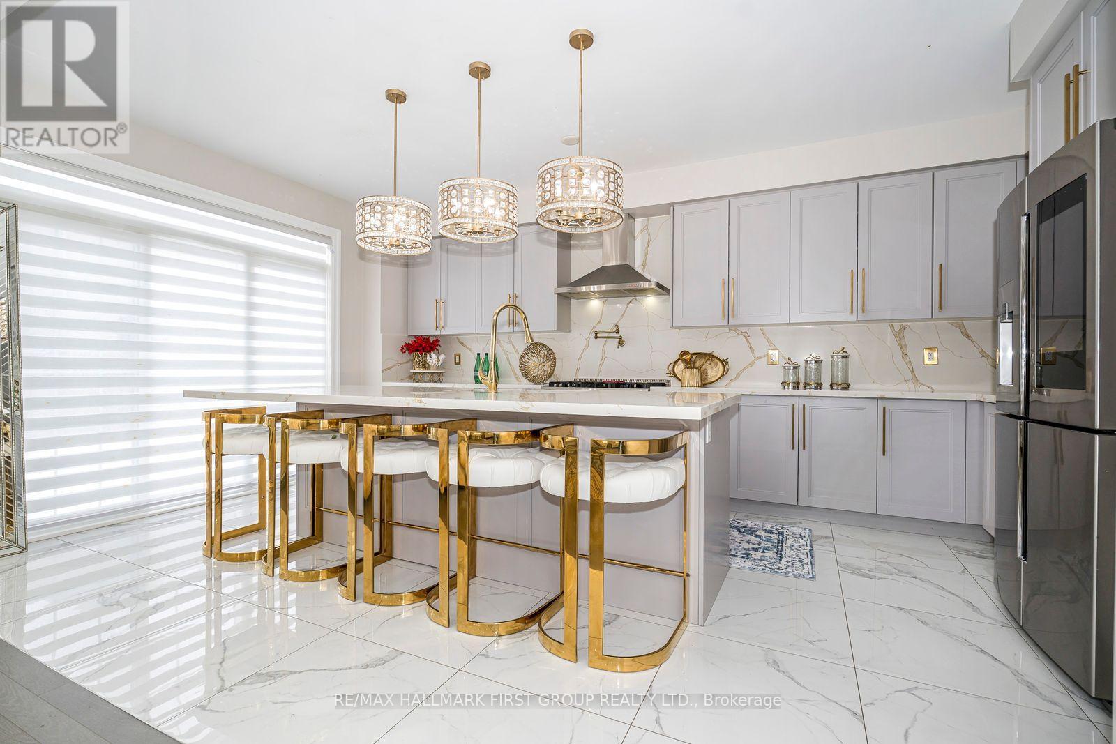 21 Souter Drive, Whitby, ON - Indoor Photo Showing Kitchen
