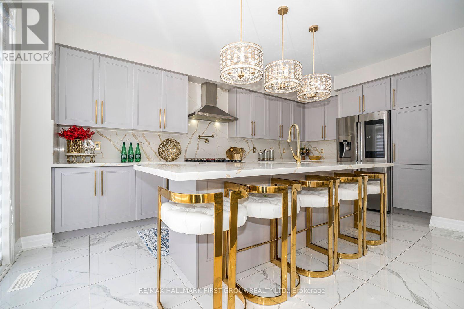 21 Souter Drive, Whitby, ON - Indoor Photo Showing Kitchen