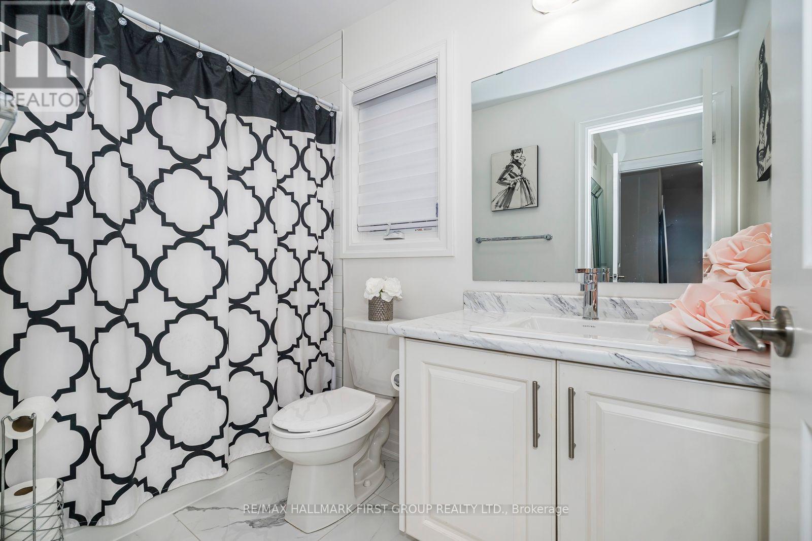 21 Souter Drive, Whitby, ON - Indoor Photo Showing Bathroom