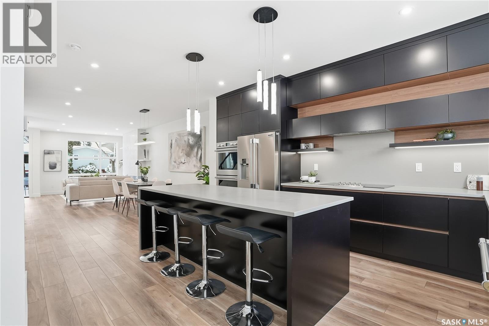 1139 13Th Street E, Saskatoon, SK - Indoor Photo Showing Kitchen With Upgraded Kitchen