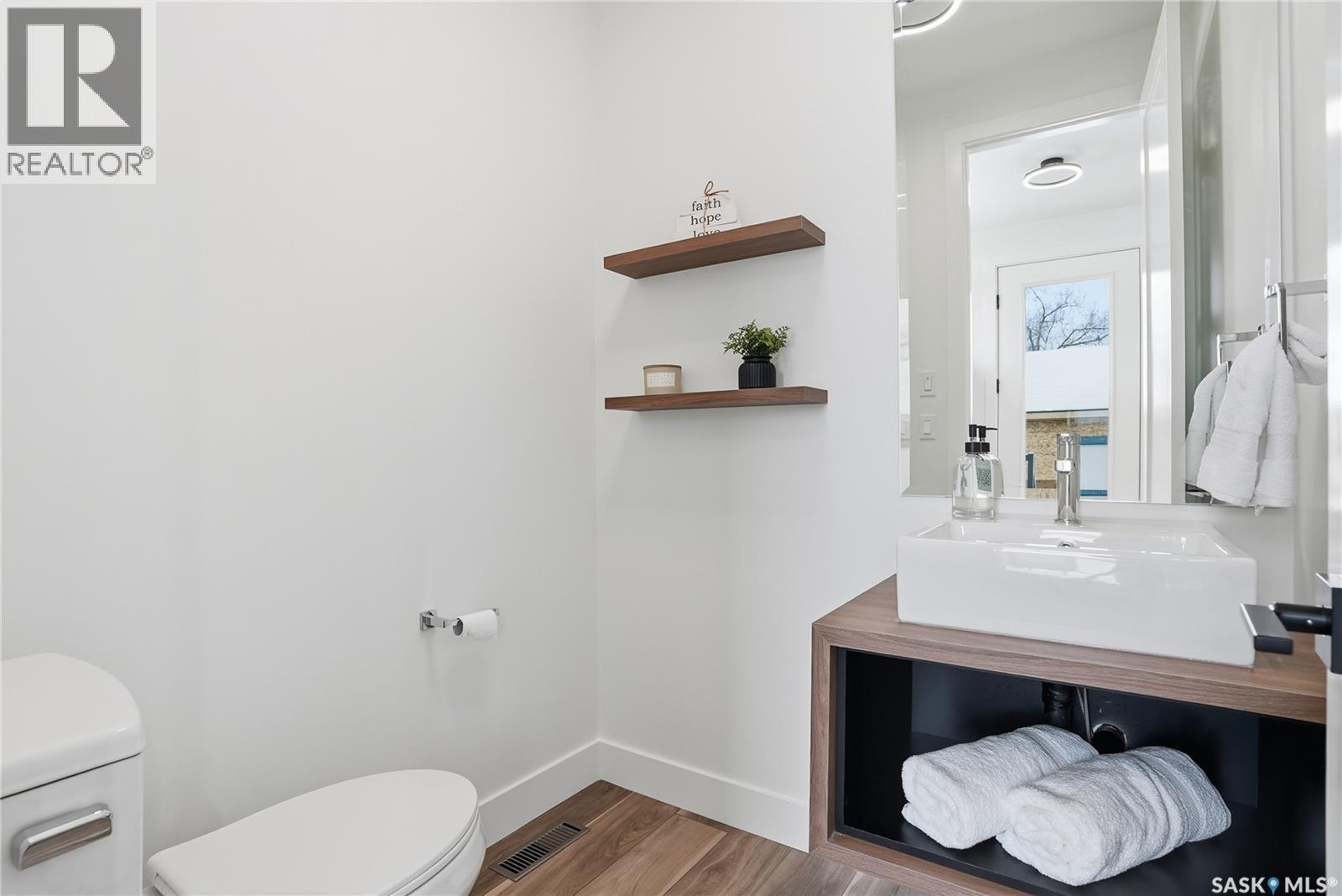1139 13Th Street E, Saskatoon, SK - Indoor Photo Showing Bathroom