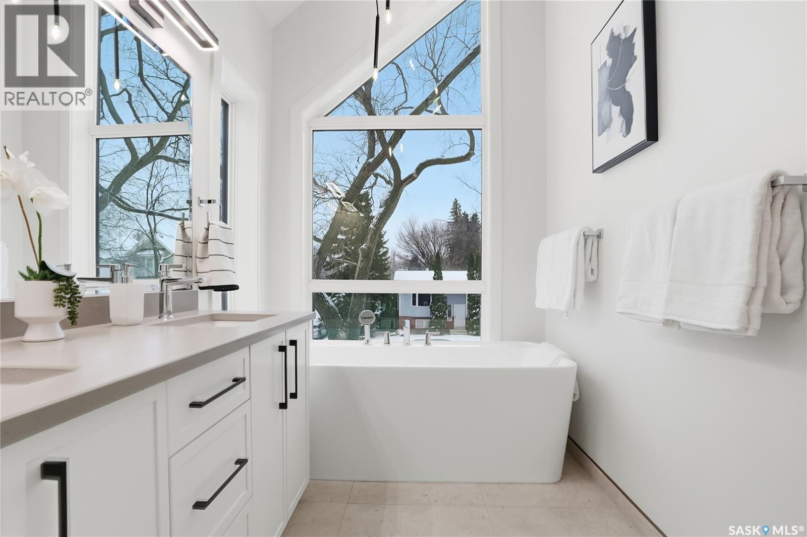1139 13Th Street E, Saskatoon, SK - Indoor Photo Showing Bathroom