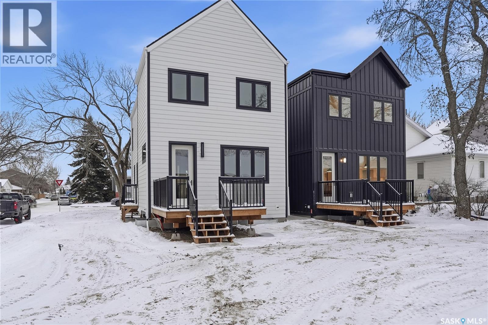 1139 13Th Street E, Saskatoon, SK - Outdoor With Deck Patio Veranda