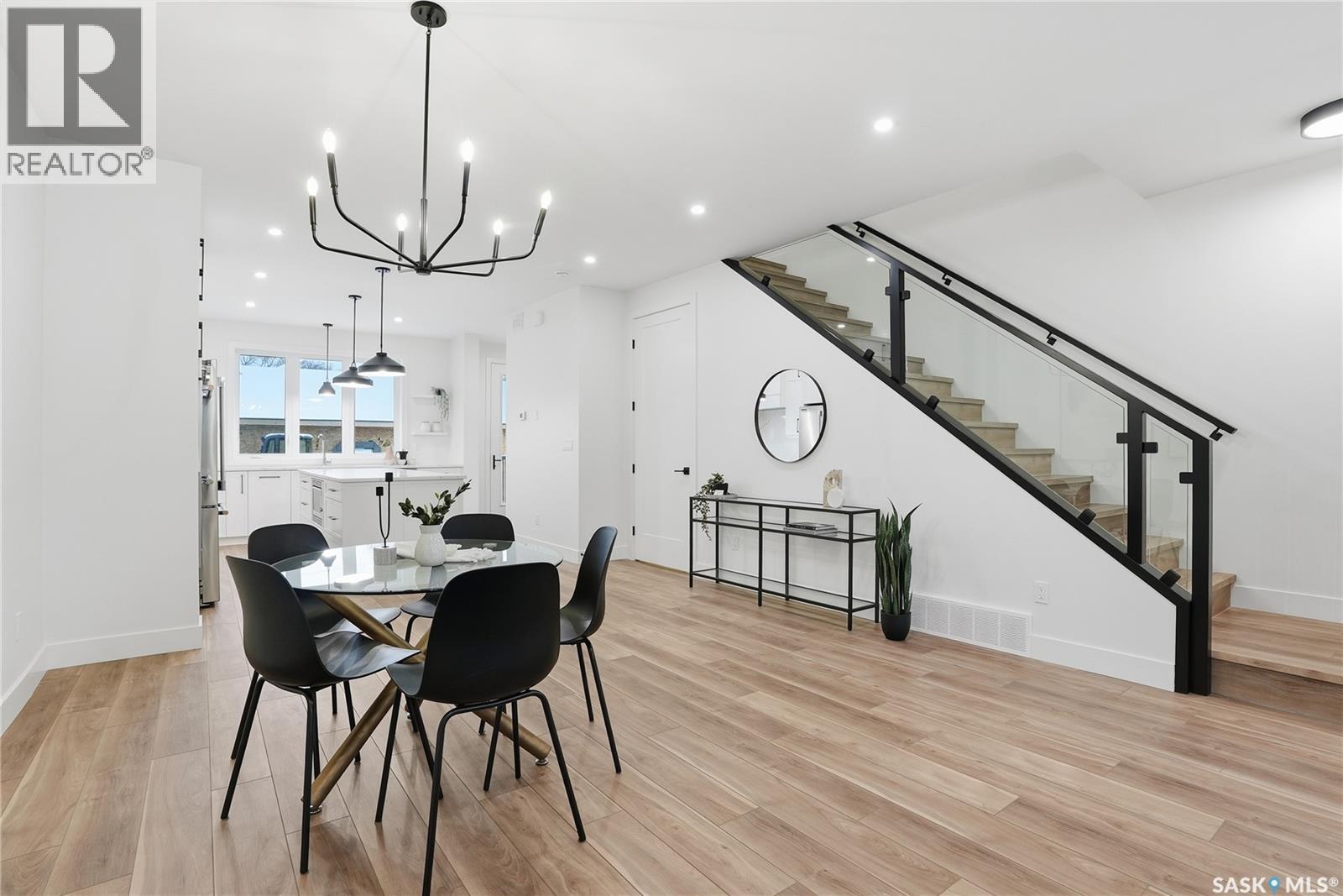 1137 13Th Street E, Saskatoon, SK - Indoor Photo Showing Dining Room