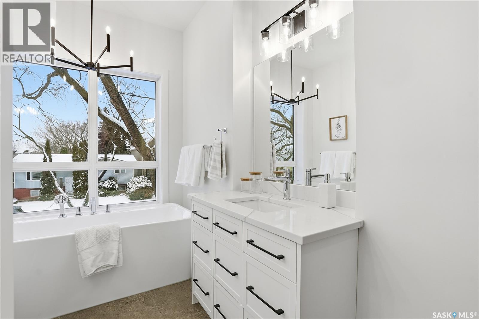 1137 13Th Street E, Saskatoon, SK - Indoor Photo Showing Bathroom