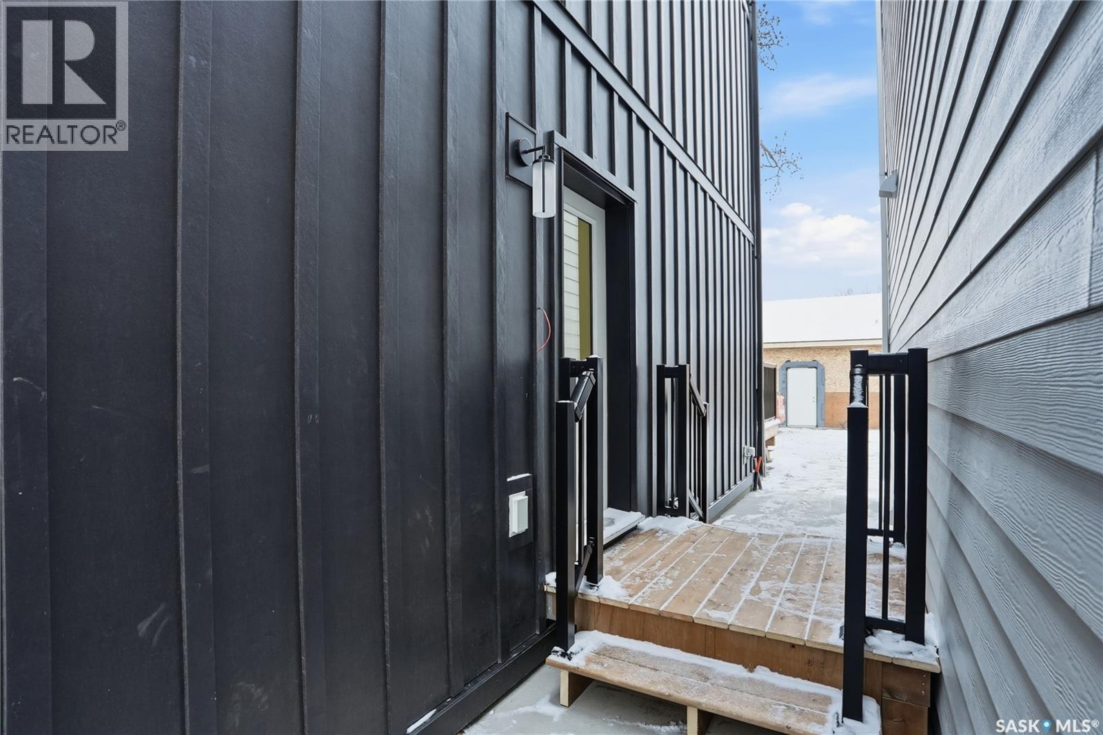 1137 13Th Street E, Saskatoon, SK - Outdoor With Exterior