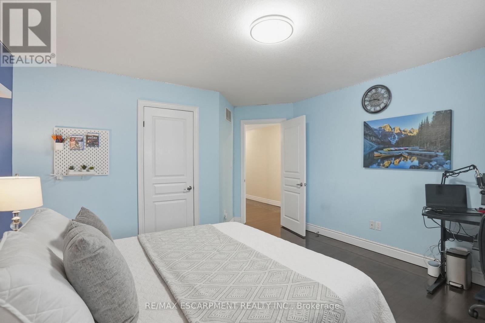 223 Annabelle Street, Hamilton, ON - Indoor Photo Showing Bedroom