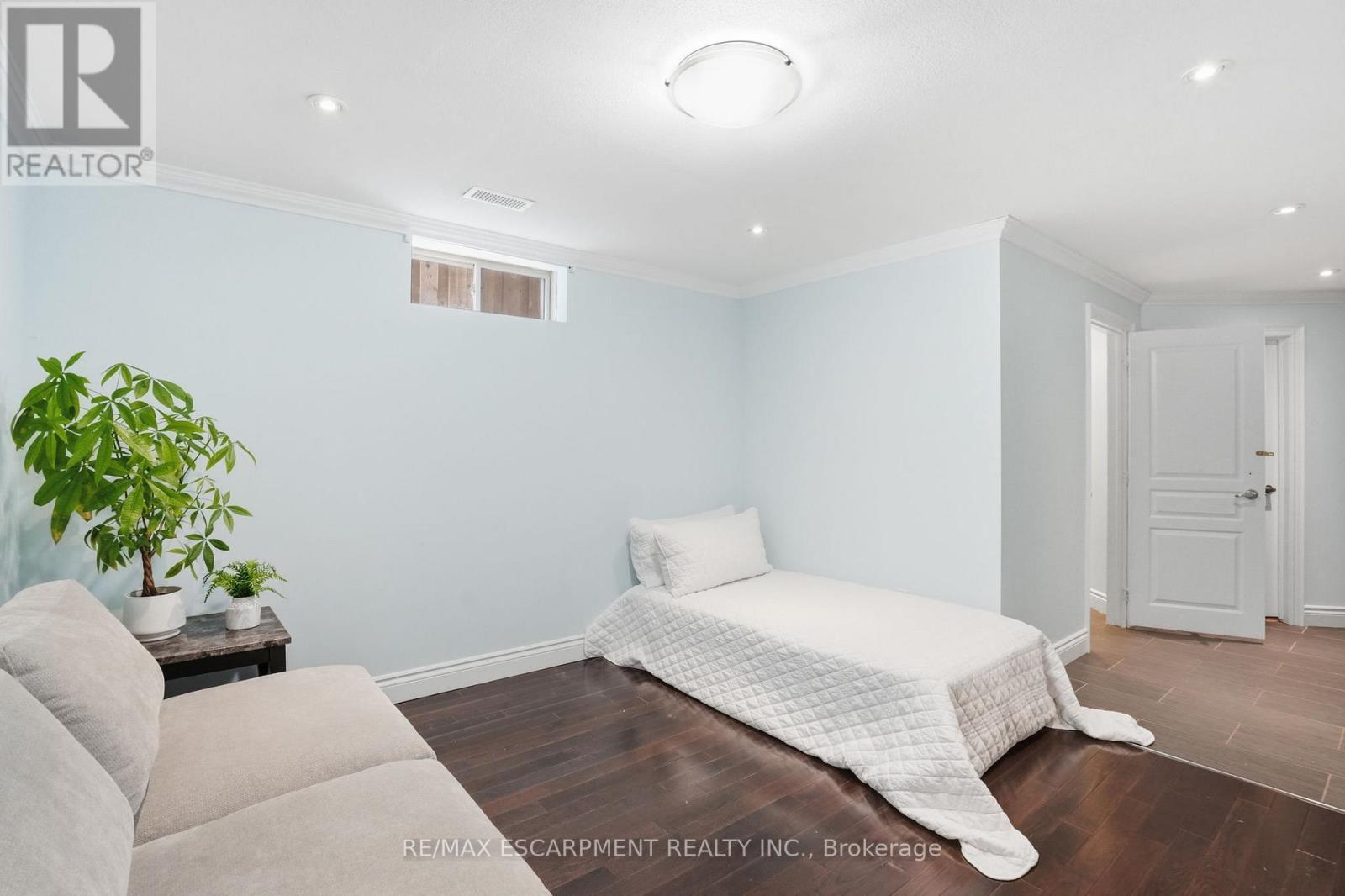 223 Annabelle Street, Hamilton, ON - Indoor Photo Showing Bedroom