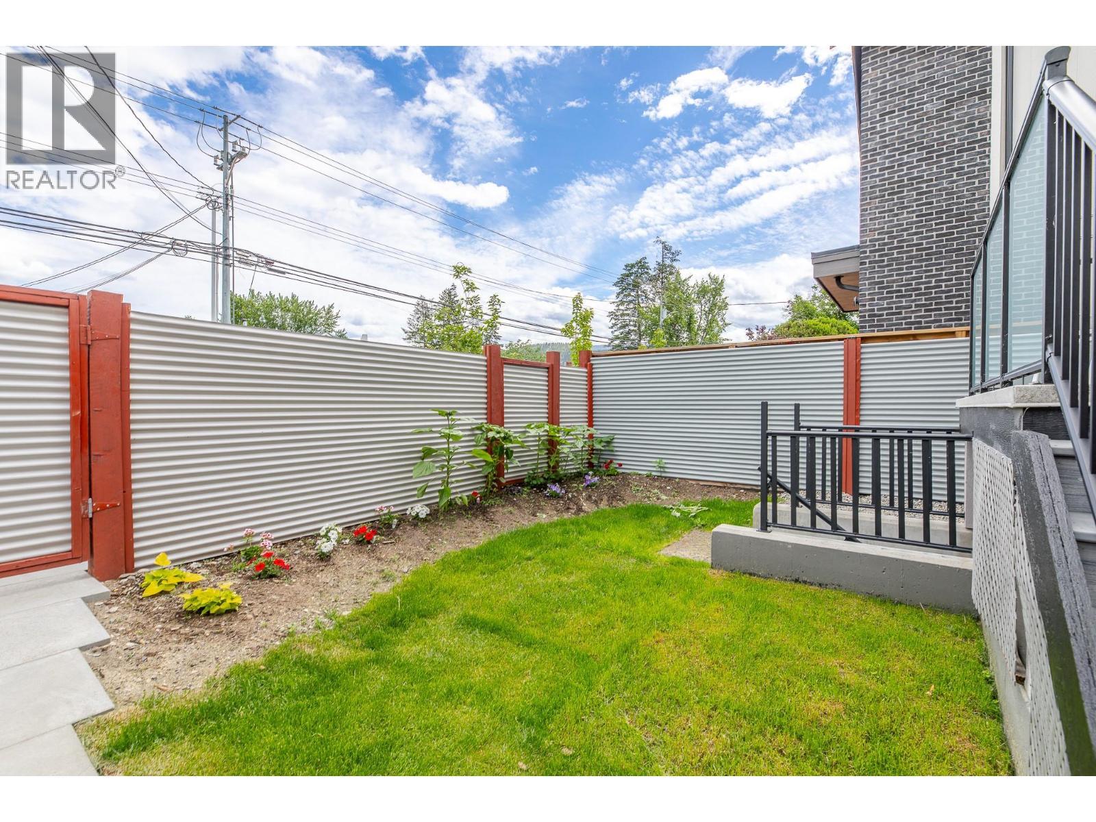 490 Eckhardt Avenue Unit# 101, Penticton, BC - Outdoor