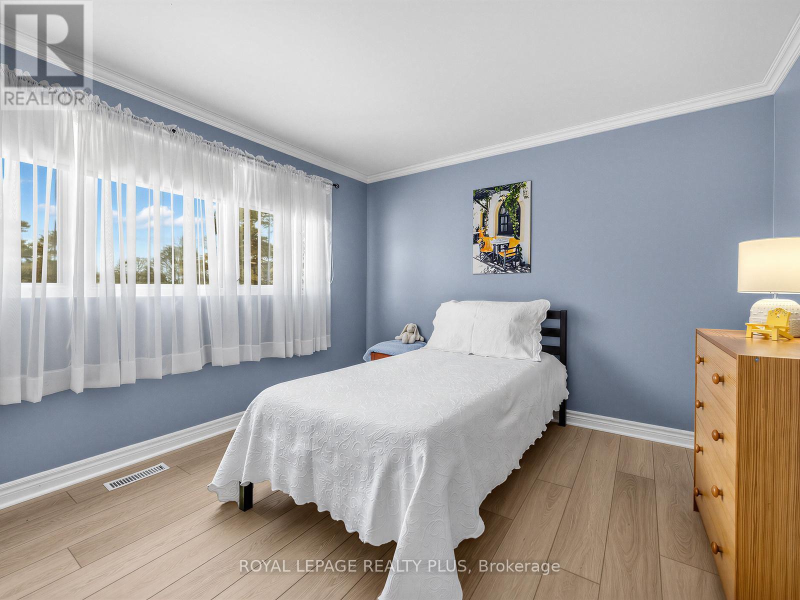 4138 Marigold Crescent, Mississauga, ON - Indoor Photo Showing Bedroom