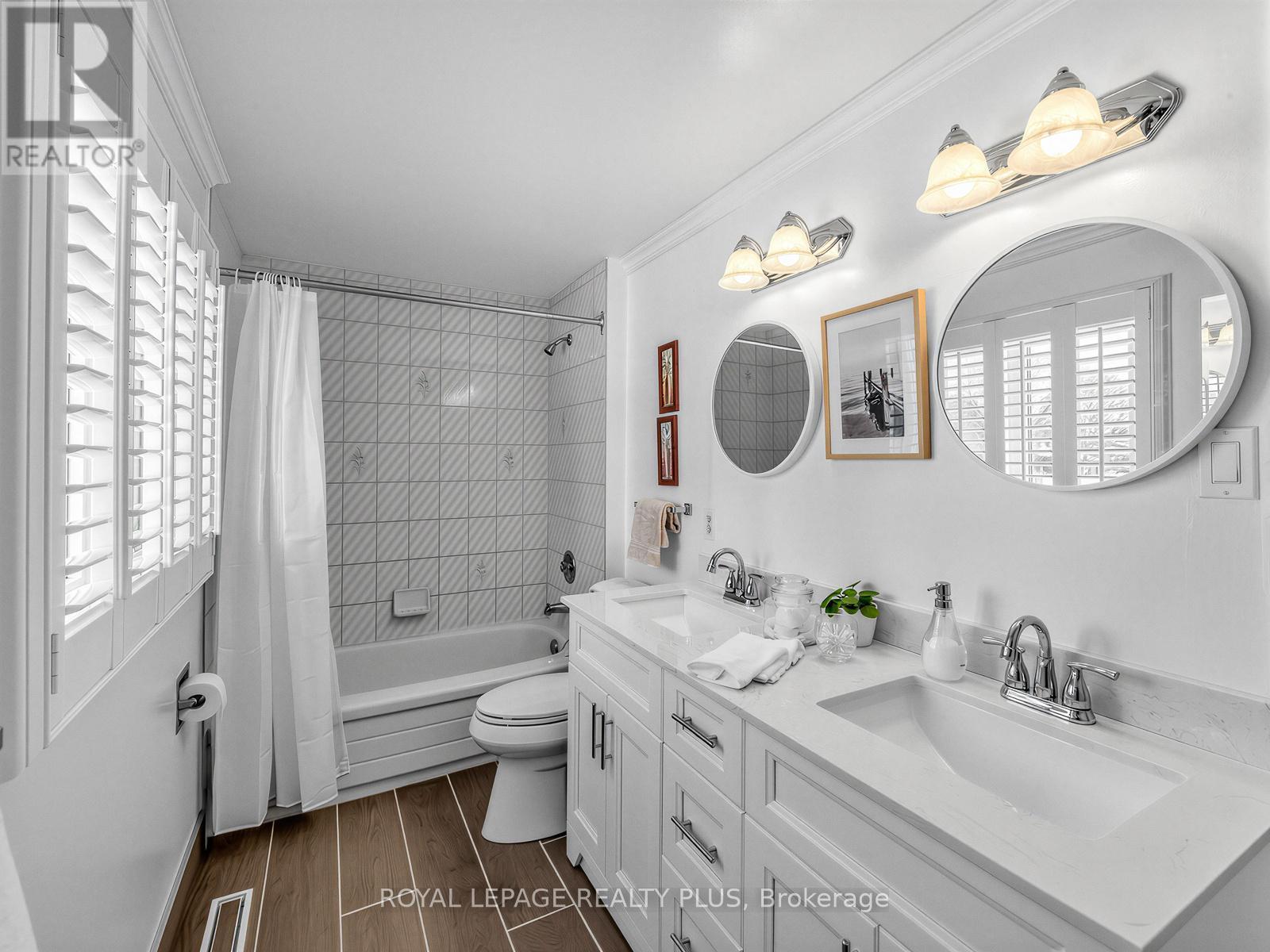 4138 Marigold Crescent, Mississauga, ON - Indoor Photo Showing Bathroom