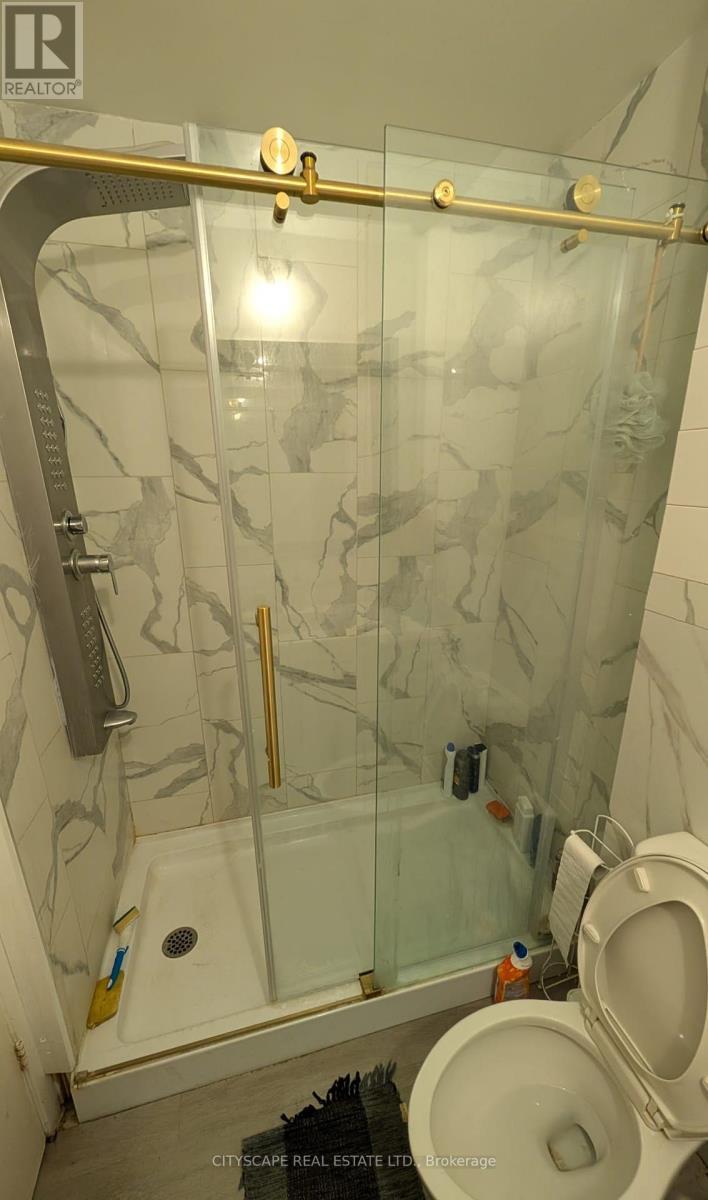 3113 Mallbridge Crescent, Mississauga, ON - Indoor Photo Showing Bathroom