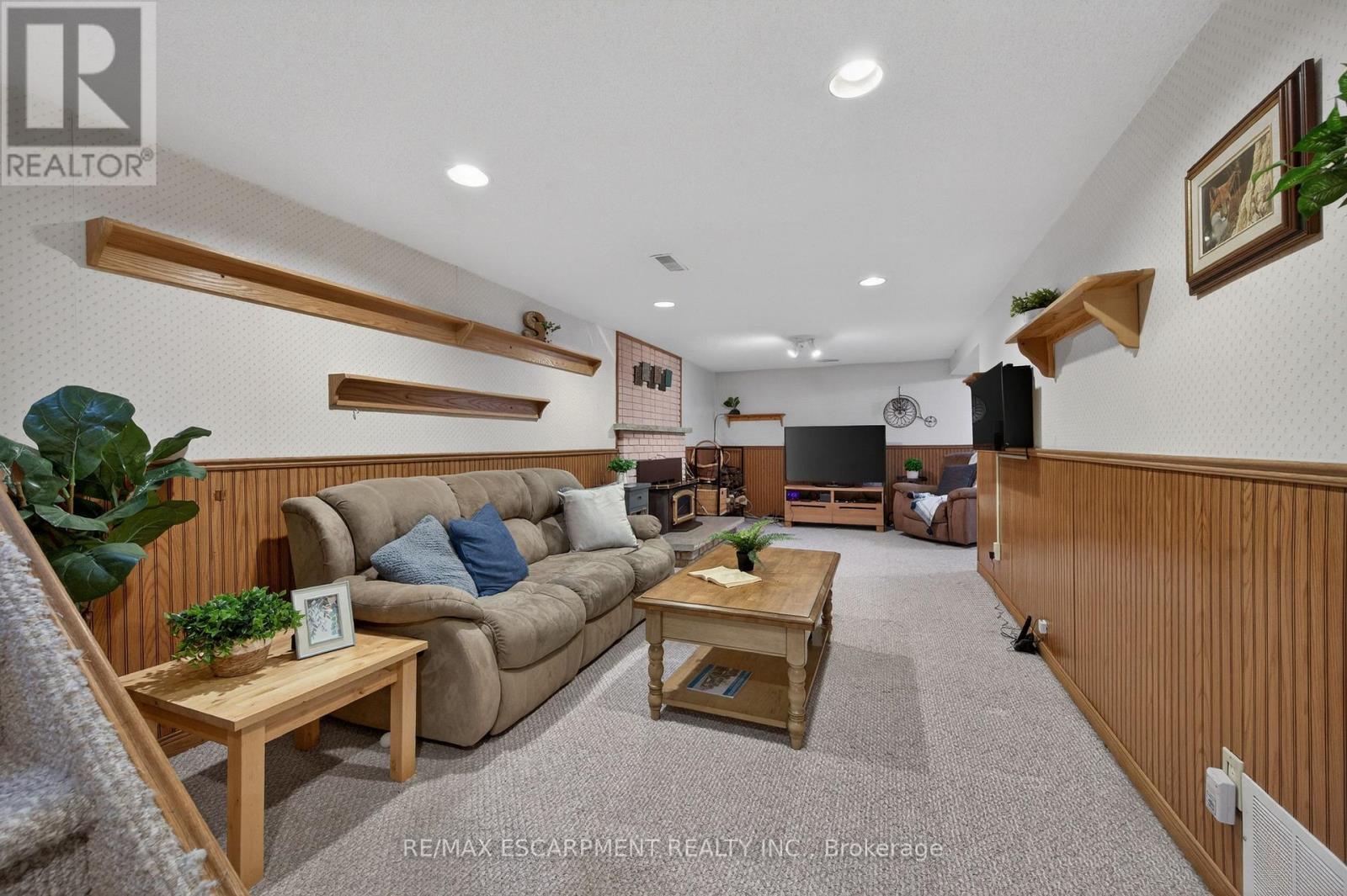 789 Rymal Road, Hamilton, ON - Indoor Photo Showing Living Room