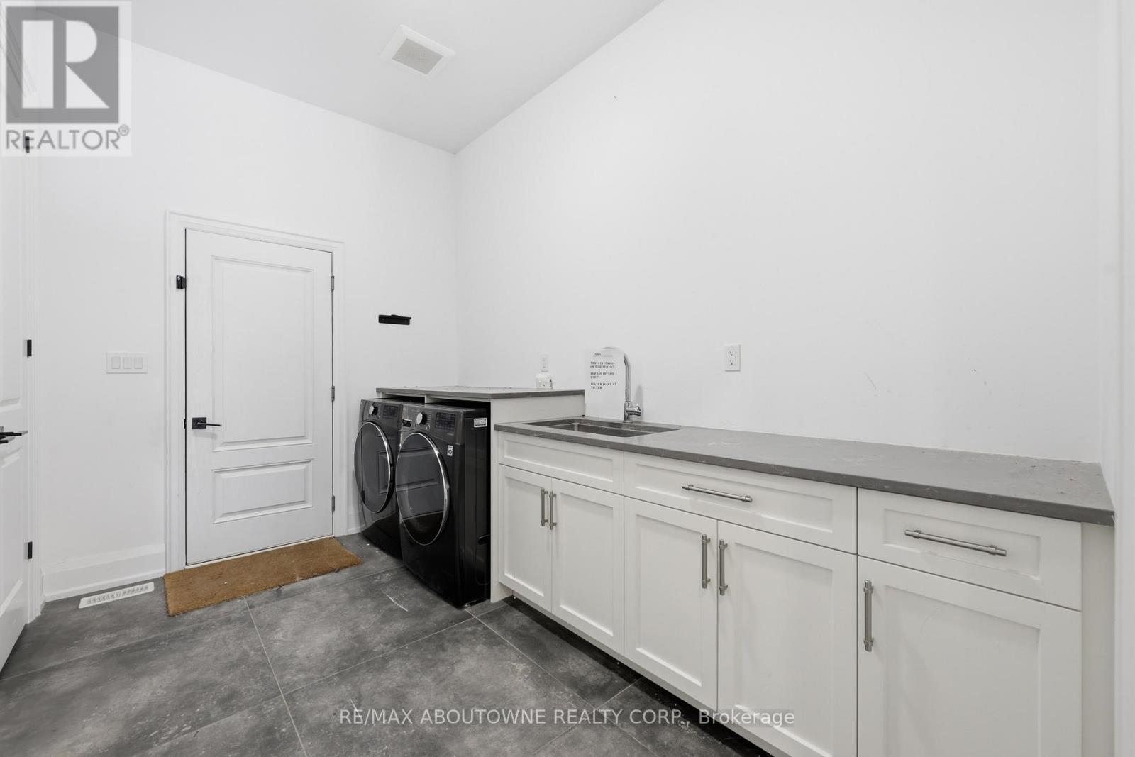 9042 Sideroad 10, Erin, ON - Indoor