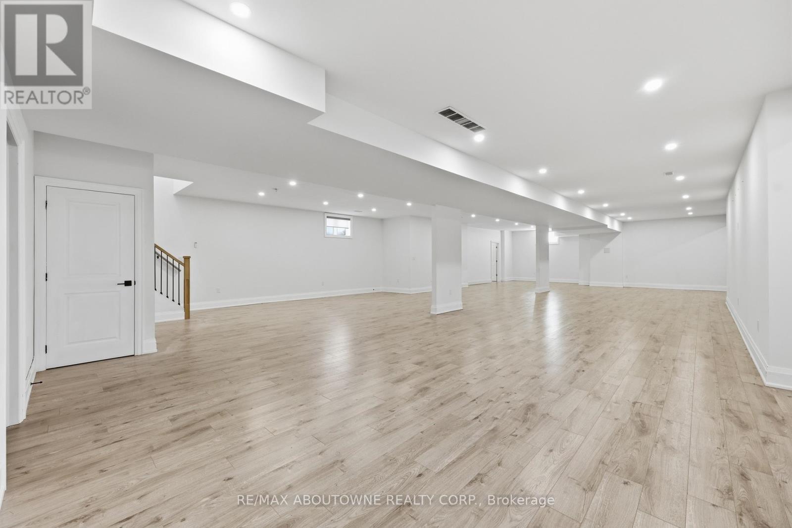 9042 Sideroad 10, Erin, ON - Indoor Photo Showing Other Room