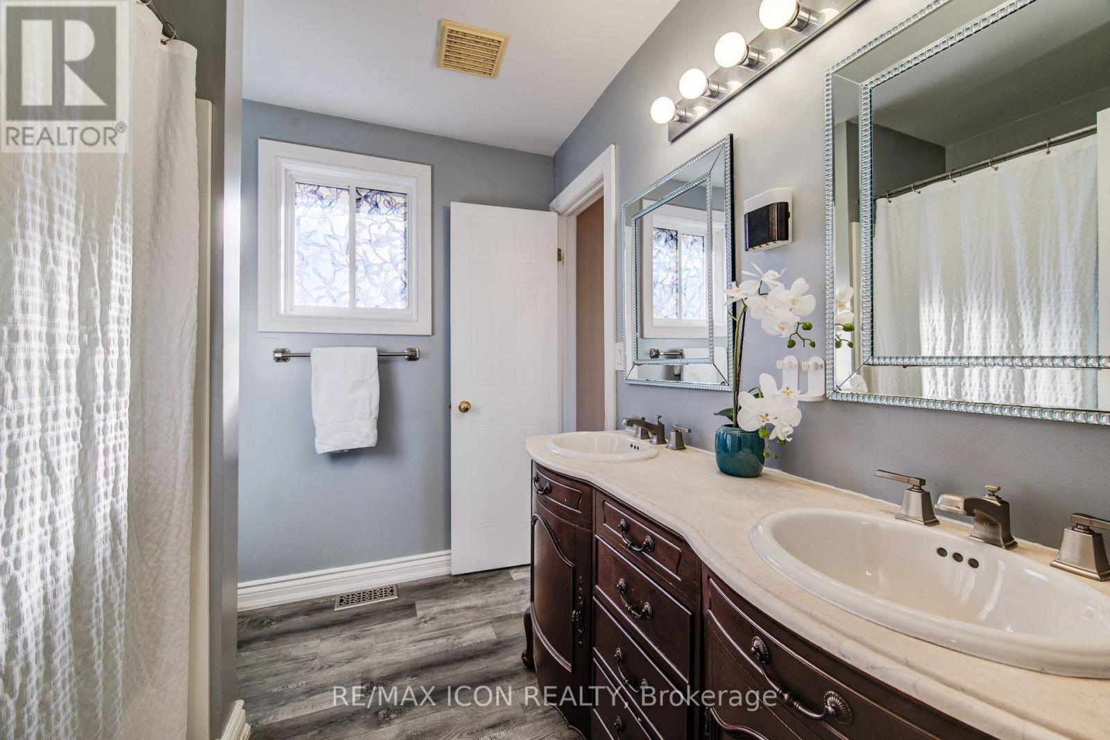 84 Endeavour Drive, Cambridge, ON - Indoor Photo Showing Bathroom