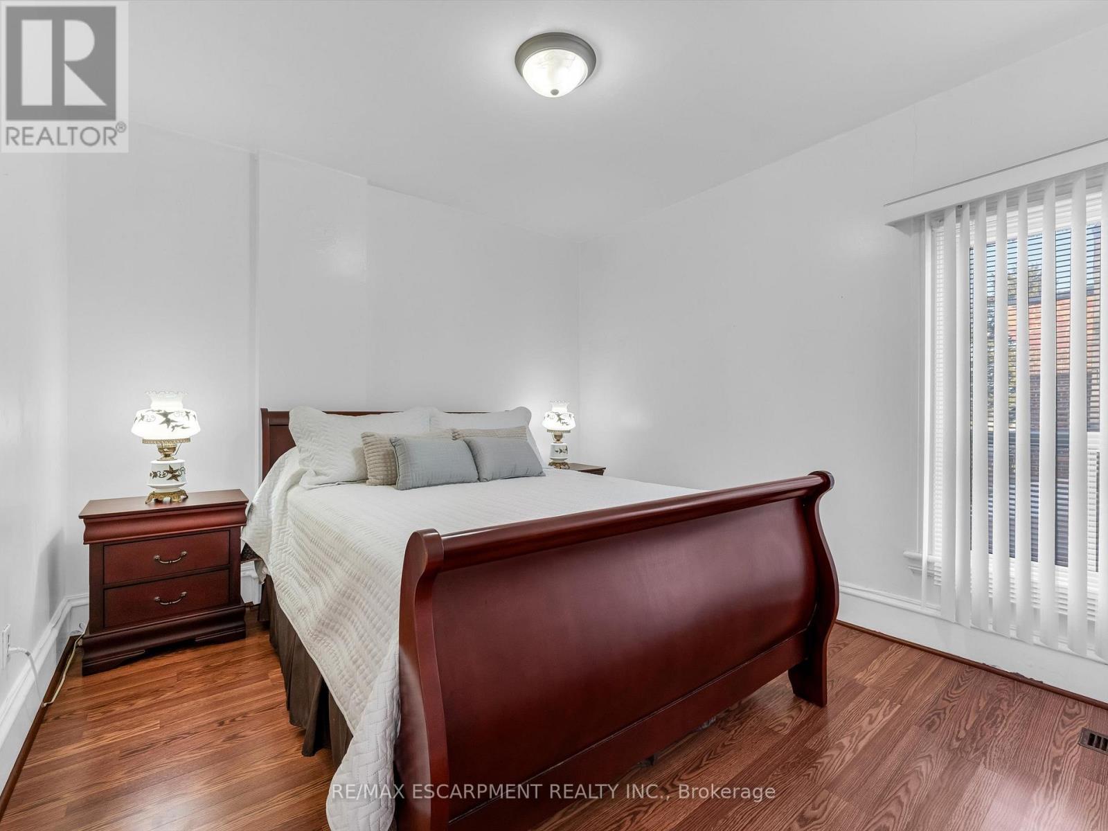 93 Murray Street E, Hamilton, ON - Indoor Photo Showing Bedroom