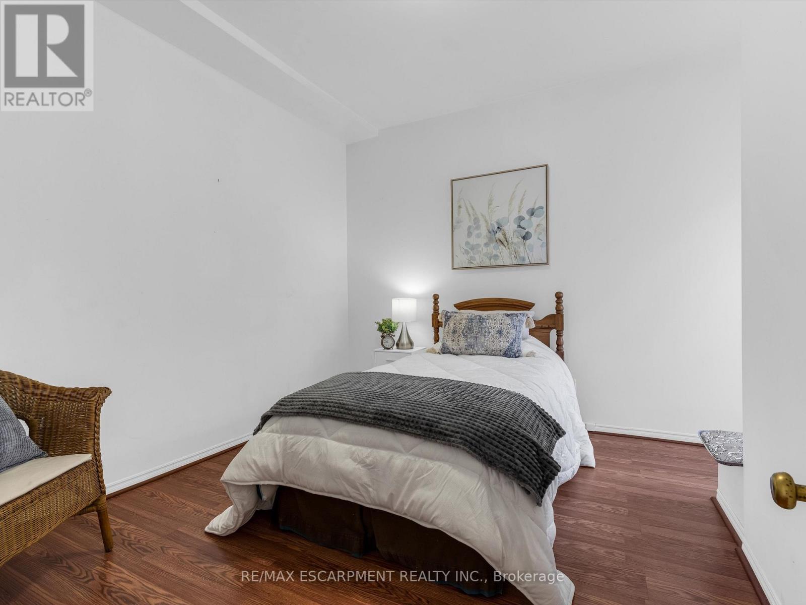 93 Murray Street E, Hamilton, ON - Indoor Photo Showing Bedroom