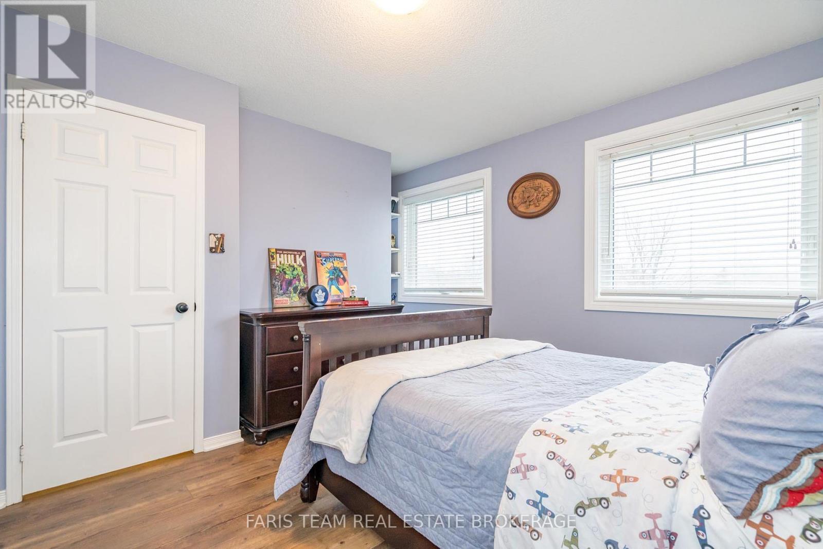 31 Etherington Crescent, Barrie, ON - Indoor Photo Showing Bedroom