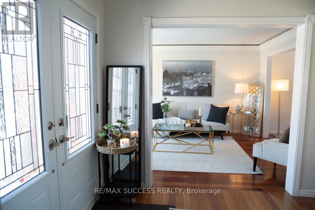 6643 Mockingbird Lane, Mississauga, ON - Indoor