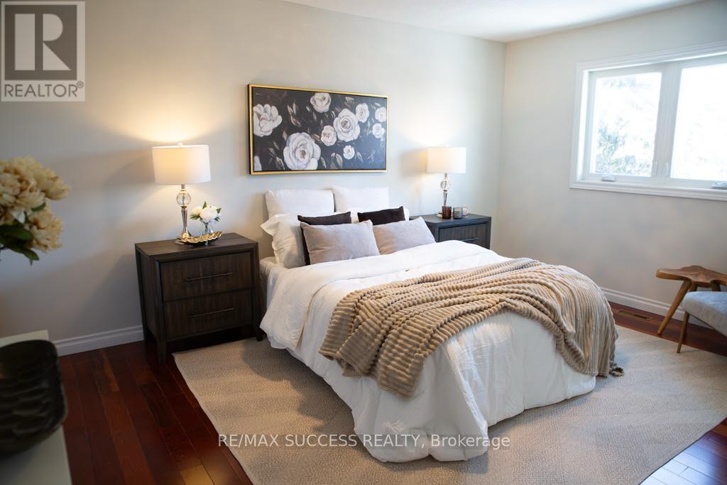 6643 Mockingbird Lane, Mississauga, ON - Indoor Photo Showing Bedroom