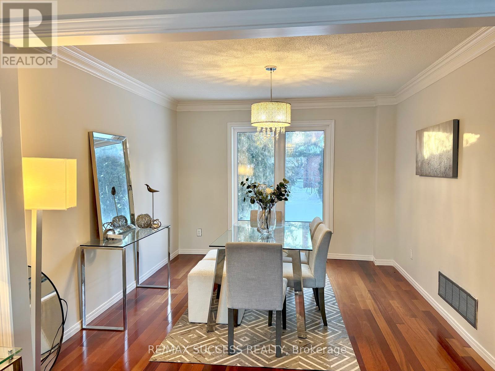 6643 Mockingbird Lane, Mississauga, ON - Indoor Photo Showing Dining Room