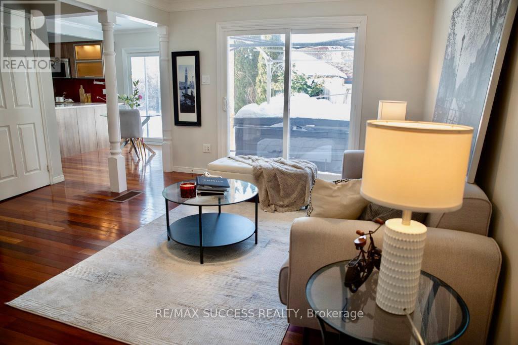 6643 Mockingbird Lane, Mississauga, ON - Indoor