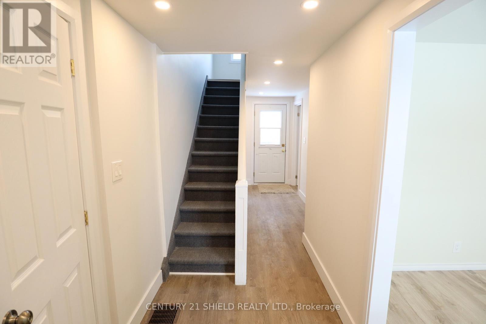 143 Carleton Street, Cornwall, ON - Indoor Photo Showing Other Room