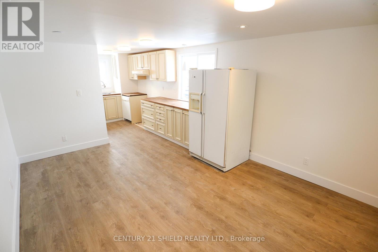 143 Carleton Street, Cornwall, ON - Indoor Photo Showing Kitchen