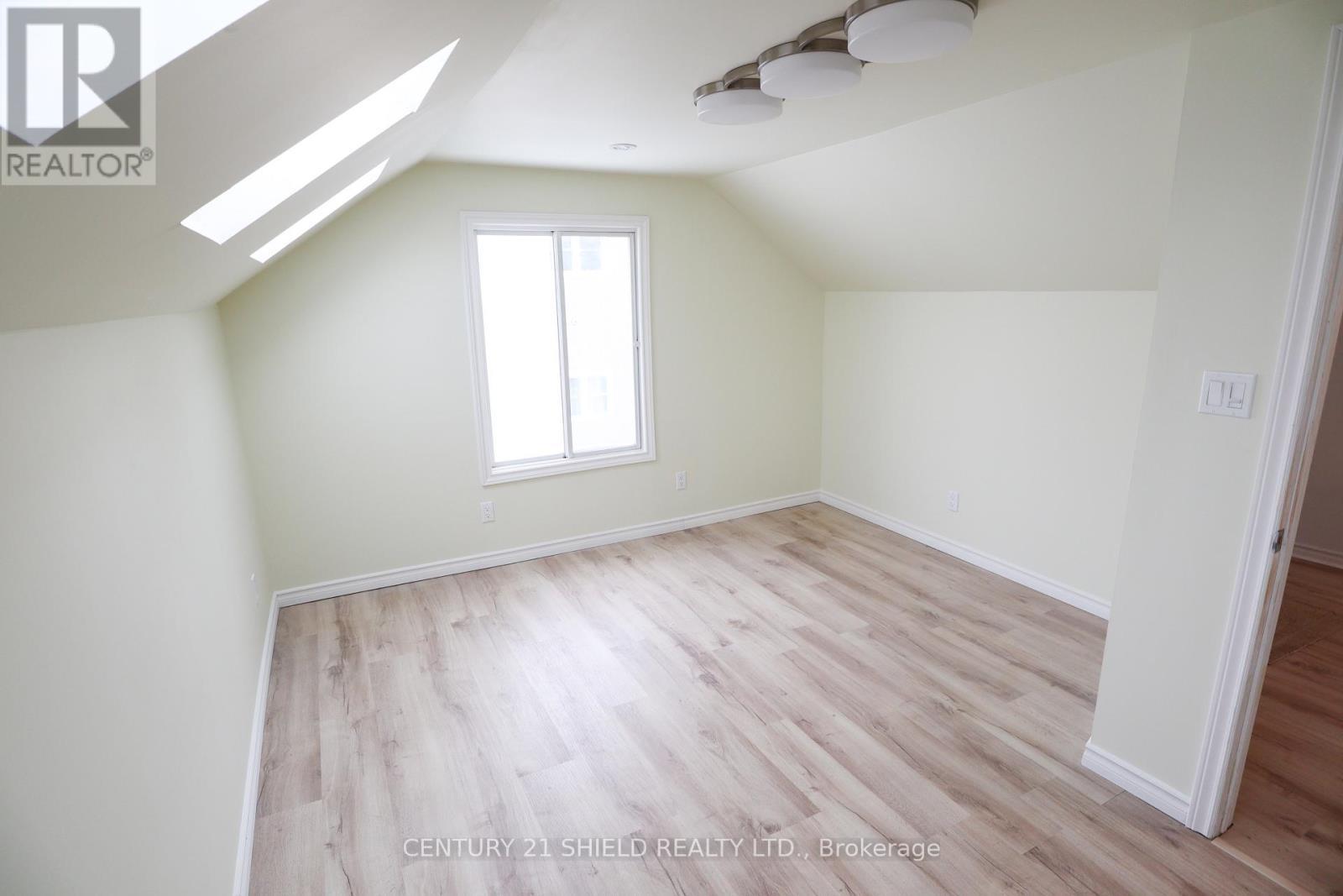 143 Carleton Street, Cornwall, ON - Indoor Photo Showing Other Room