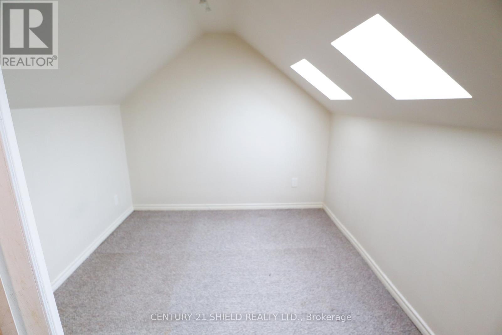 143 Carleton Street, Cornwall, ON - Indoor Photo Showing Other Room