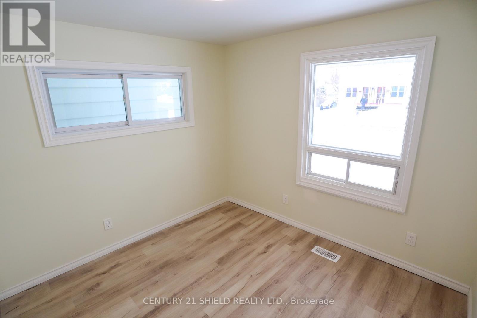 143 Carleton Street, Cornwall, ON - Indoor Photo Showing Other Room