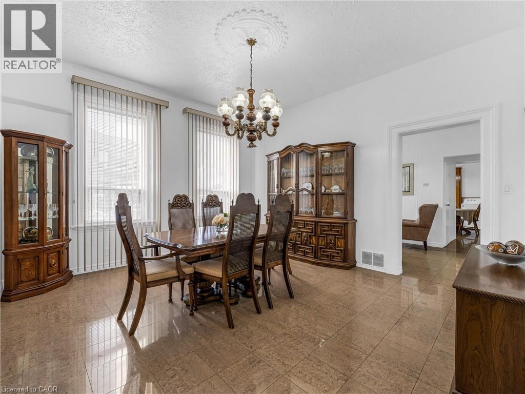93 Murray Street E, Hamilton, ON - Indoor Photo Showing Dining Room