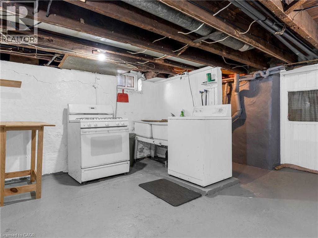 93 Murray Street E, Hamilton, ON - Indoor Photo Showing Laundry Room