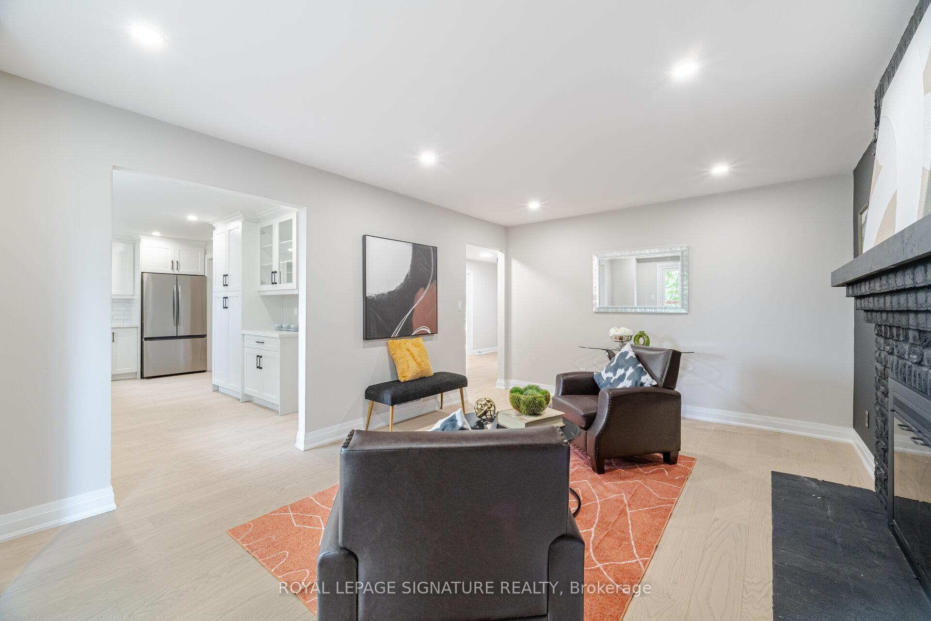 2392 Arnold Crescent, Burlington, ON - Indoor With Fireplace