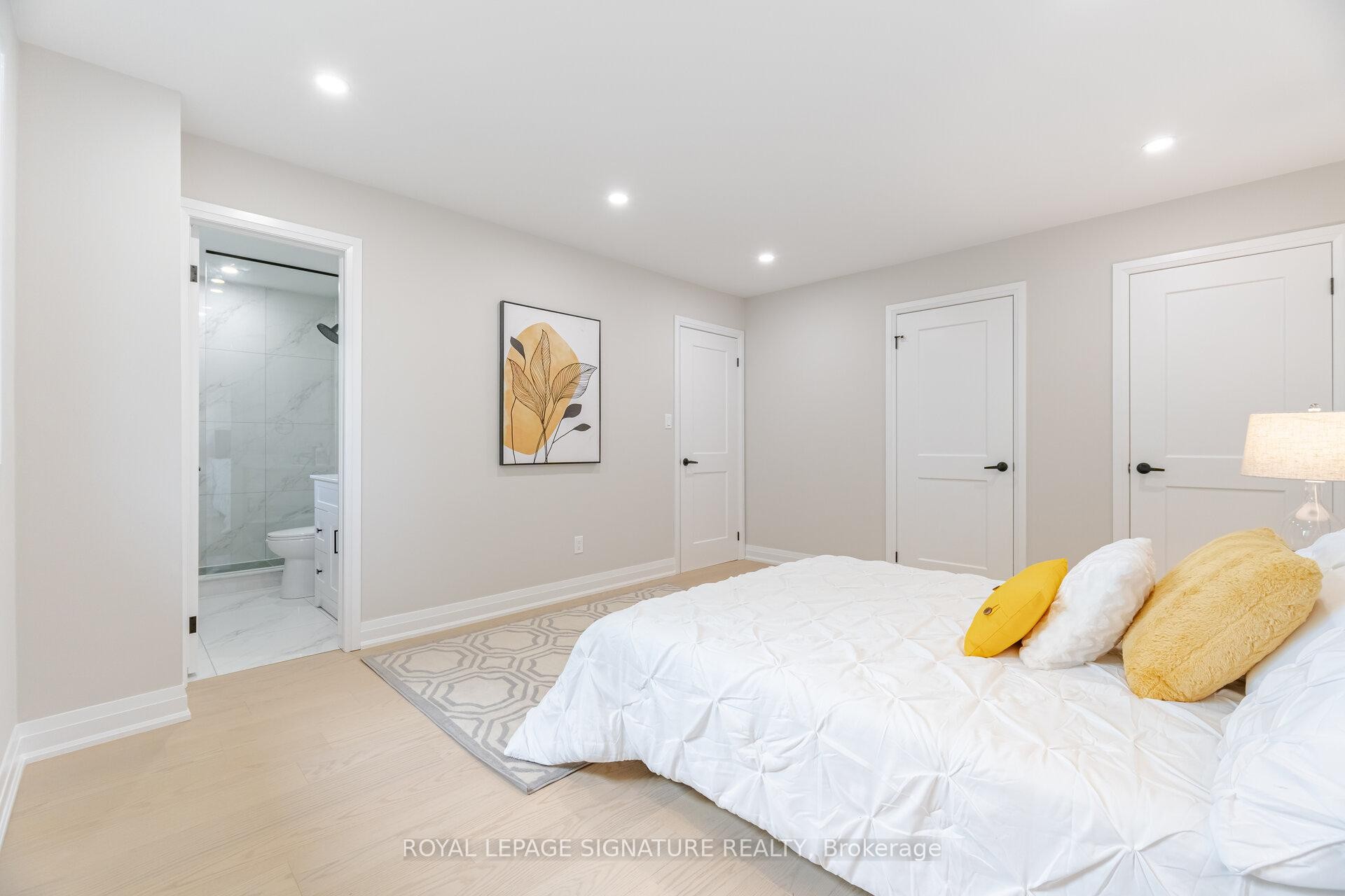 2392 Arnold Crescent, Burlington, ON - Indoor Photo Showing Bedroom