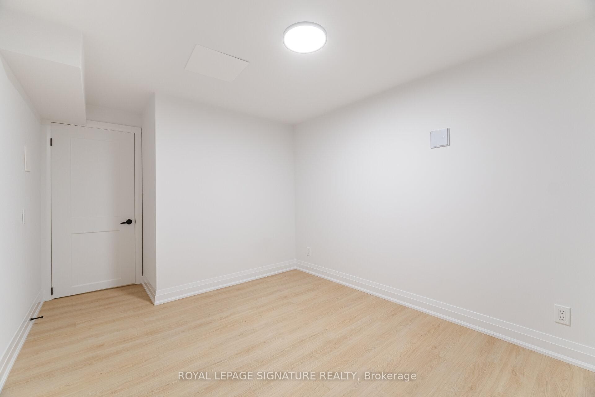 2392 Arnold Crescent, Burlington, ON - Indoor Photo Showing Other Room