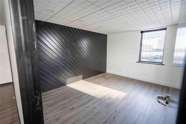 387 Broadway Ave, Winnipeg, MB