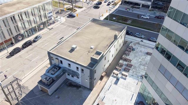 387 Broadway Ave, Winnipeg, MB