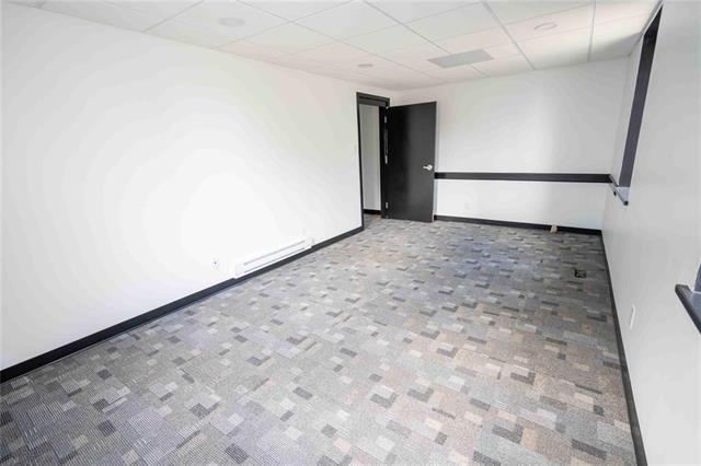 387 Broadway Ave, Winnipeg, MB