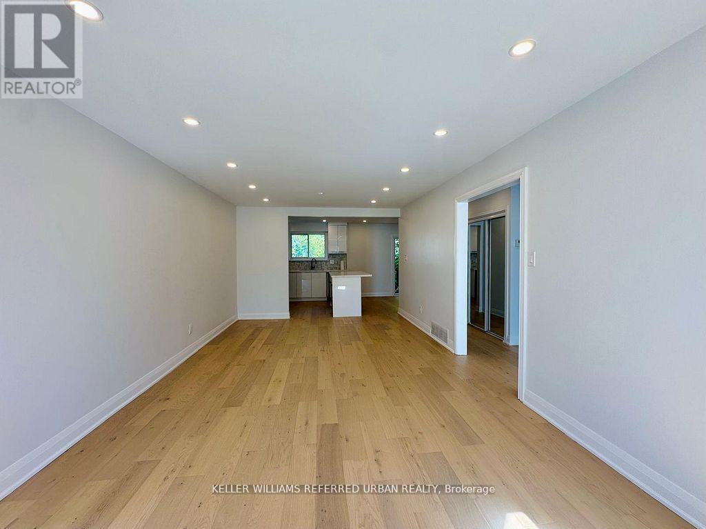 Main - 906 Marinet Crescent, Pickering, ON - Indoor Photo Showing Other Room