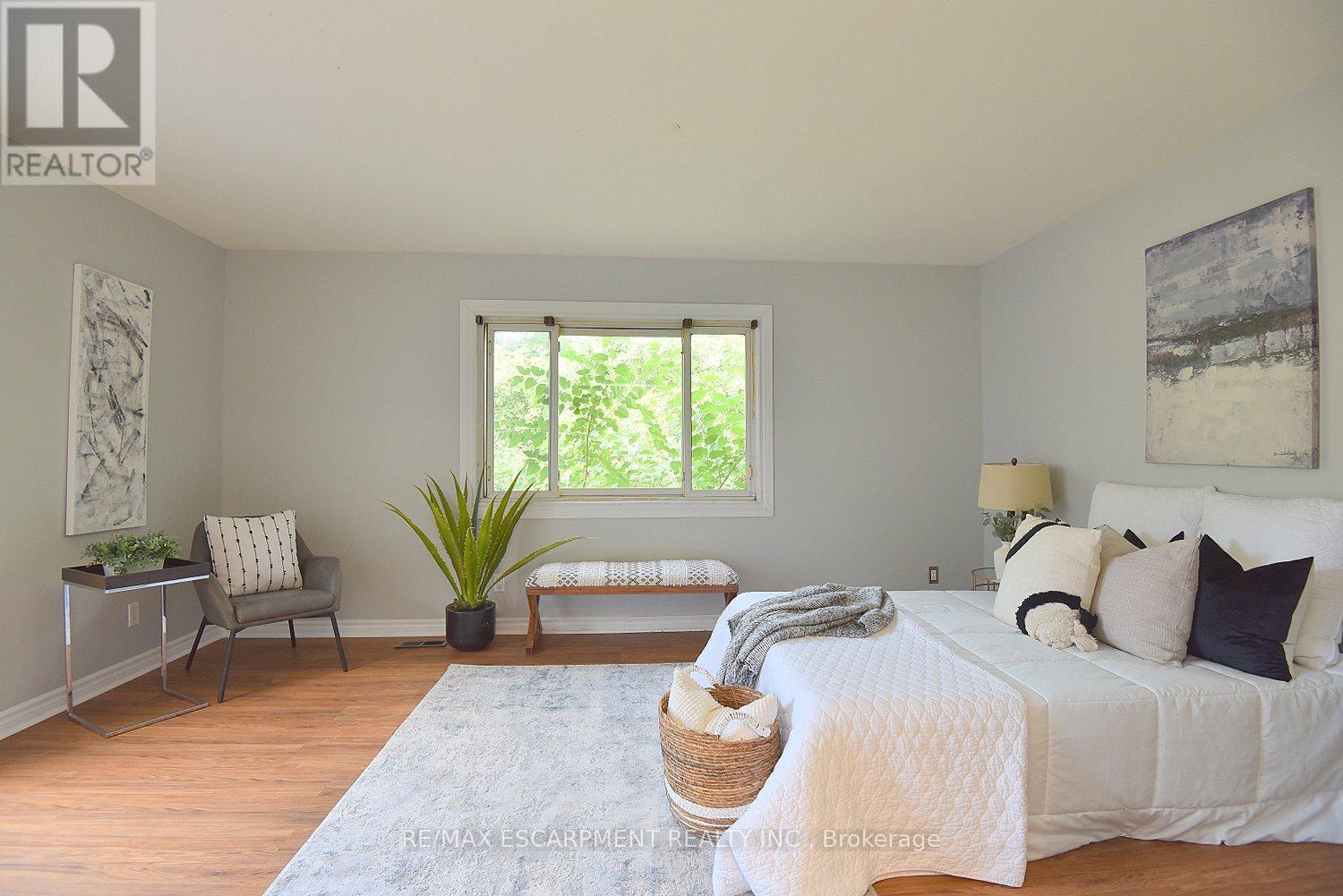 82 East 38Th Street, Hamilton, ON - Indoor Photo Showing Bedroom