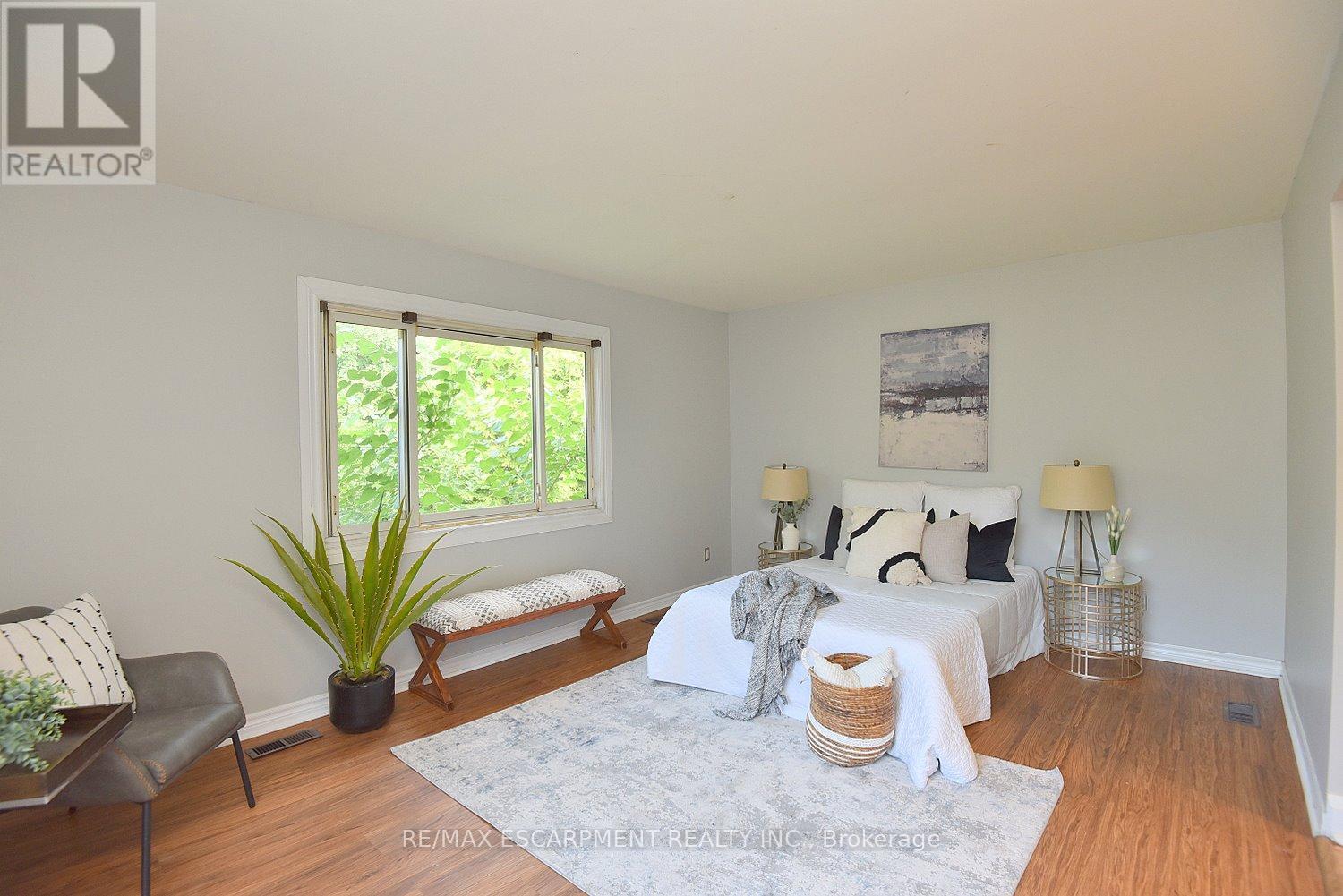 82 East 38Th Street, Hamilton, ON - Indoor Photo Showing Bedroom